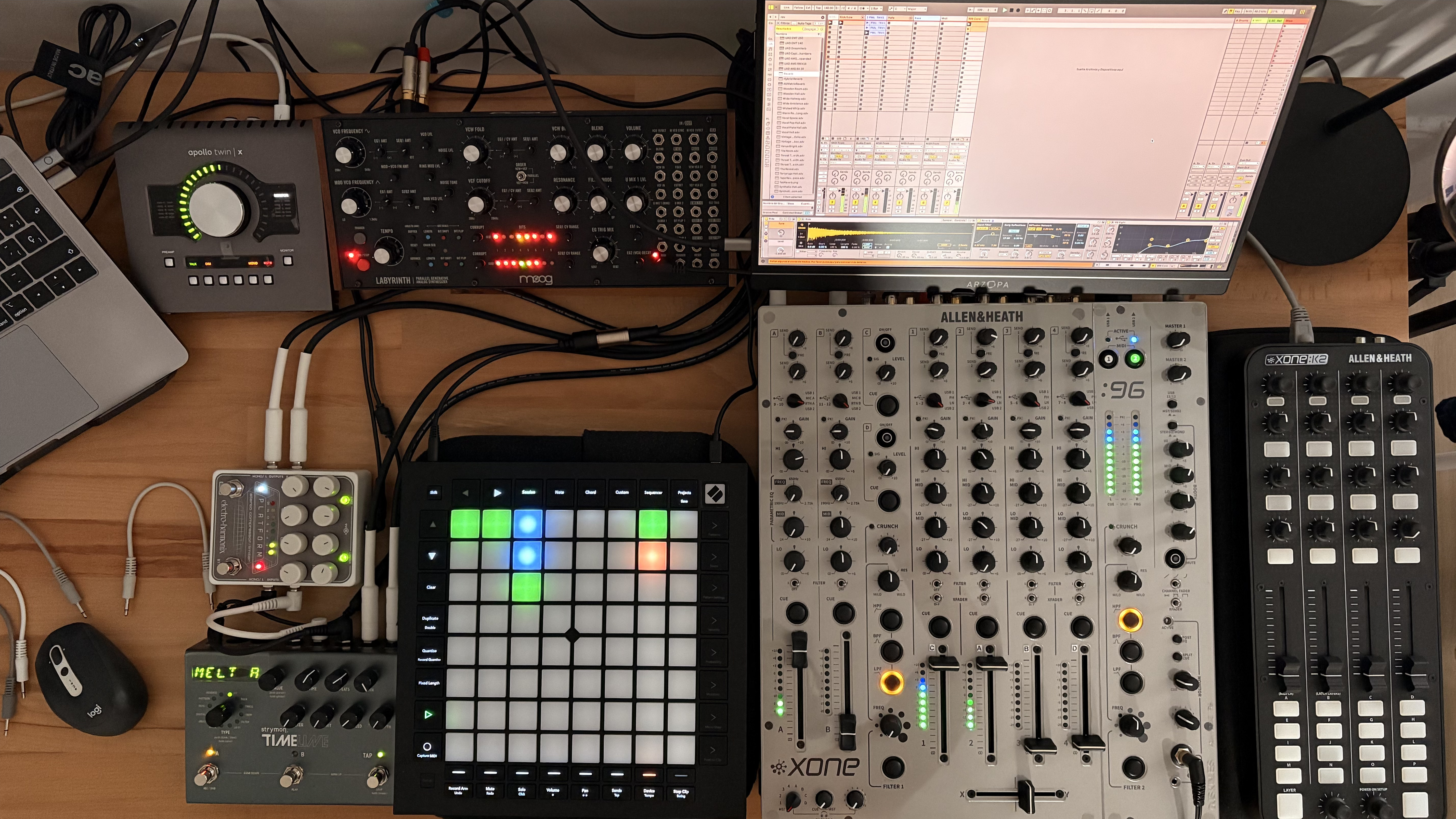 Gilbert CZ live performance setup